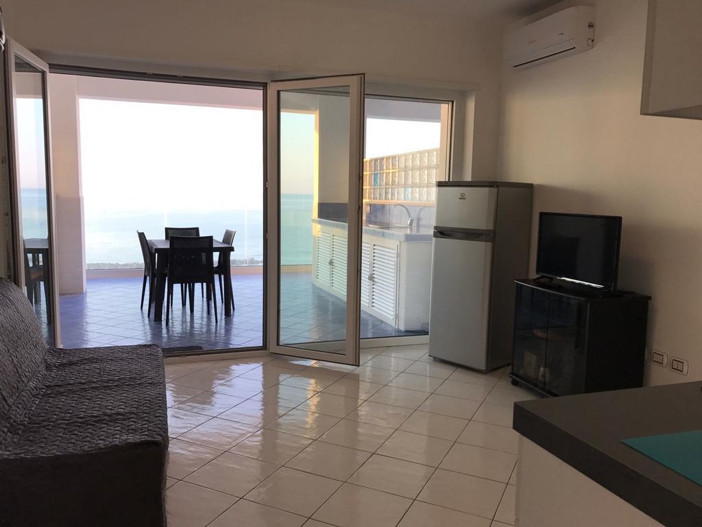 Apartment Sea View Термолі Екстер'єр фото